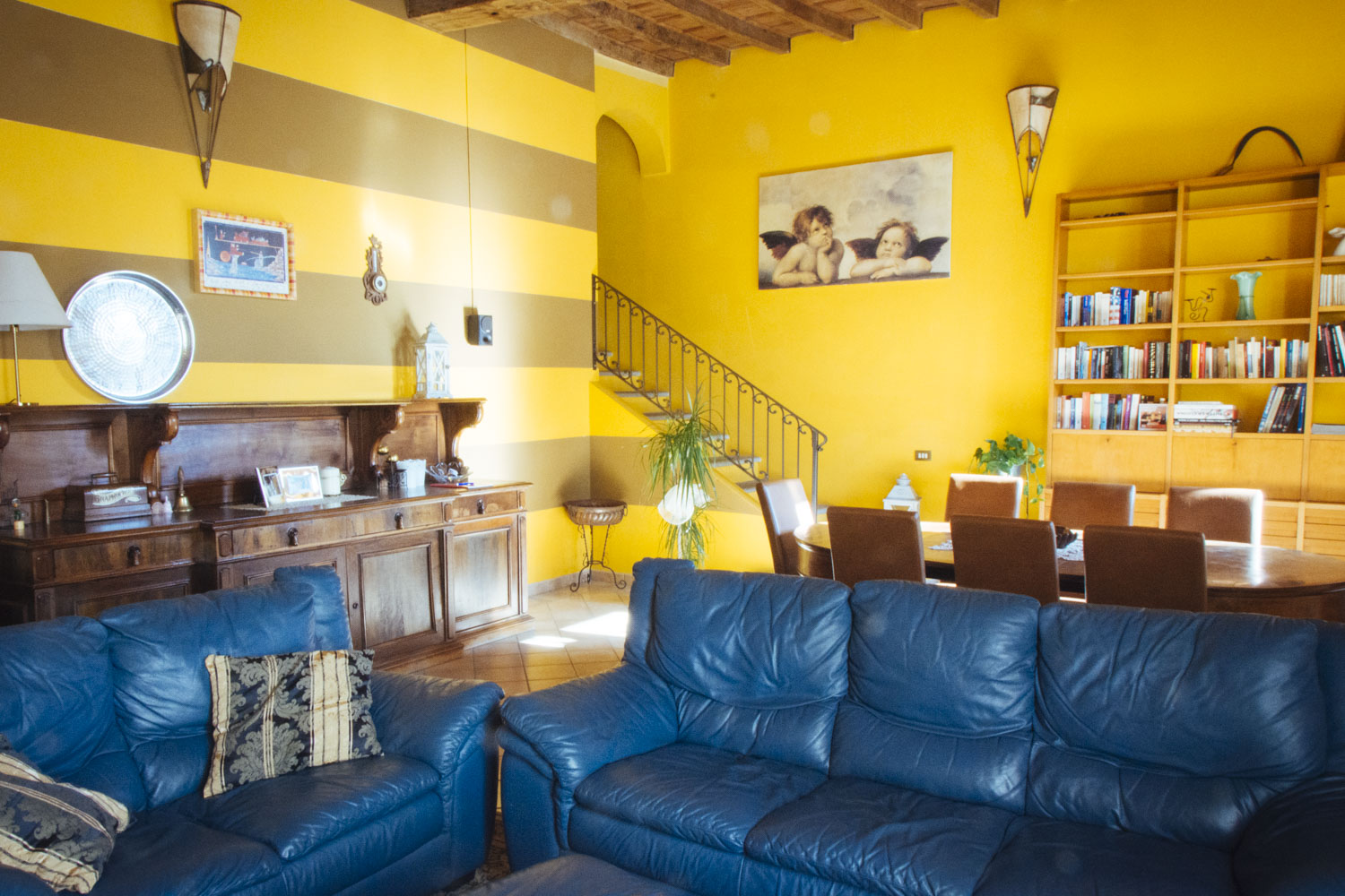 l'ampio salone del Bed & Breakfast Corte Madama